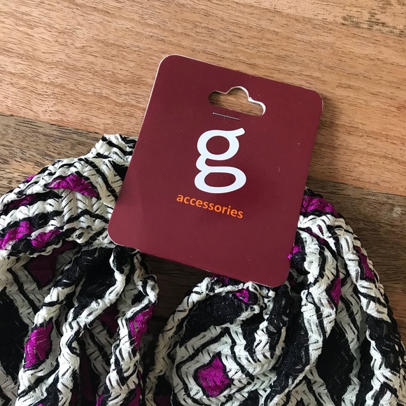 Patterned Infinity Scarf - Picture 2 of 4